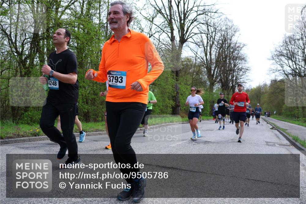 12.04.2026 - 45. Internationalen Wilhelmsburger Insellauf Yannick Fuchs http://msf.ph/oto/9505786 12.04.2026 12:58:18 Laufen 4248, 3793, 4116, 5324 meine-sportfotos.de
