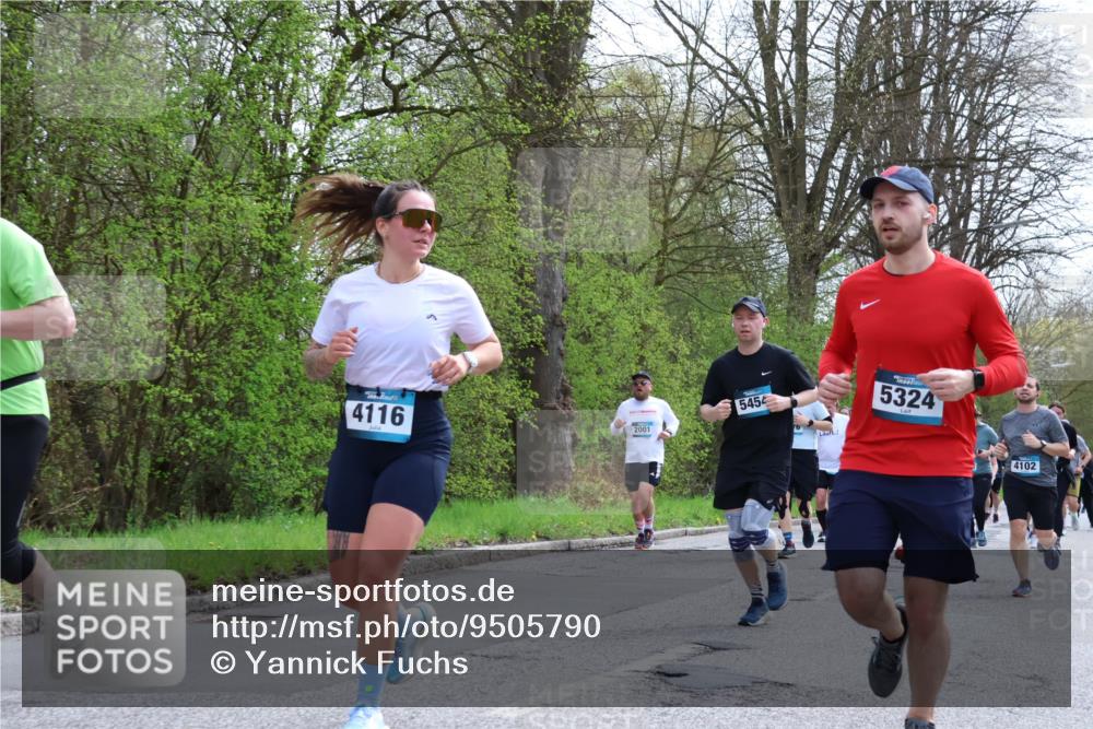 12.04.2026 - 45. Internationalen Wilhelmsburger Insellauf Yannick Fuchs http://msf.ph/oto/9505790 12.04.2026 12:58:19 Laufen 4116, 2001, 5454, 5324, 4102 meine-sportfotos.de