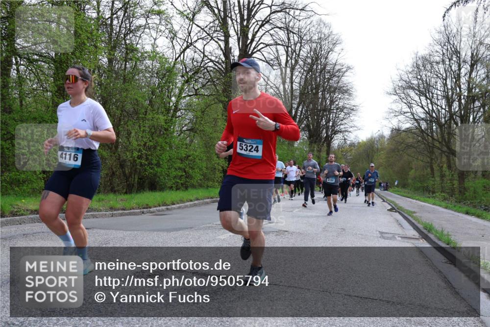 12.04.2026 - 45. Internationalen Wilhelmsburger Insellauf Yannick Fuchs http://msf.ph/oto/9505794 12.04.2026 12:58:19 Laufen 4116, 5324, 4102 meine-sportfotos.de