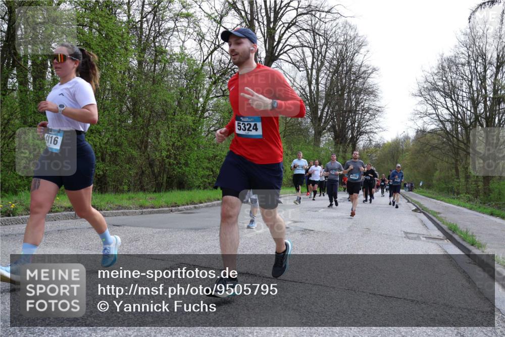 12.04.2026 - 45. Internationalen Wilhelmsburger Insellauf Yannick Fuchs http://msf.ph/oto/9505795 12.04.2026 12:58:20 Laufen 116, 5324, 4102 meine-sportfotos.de