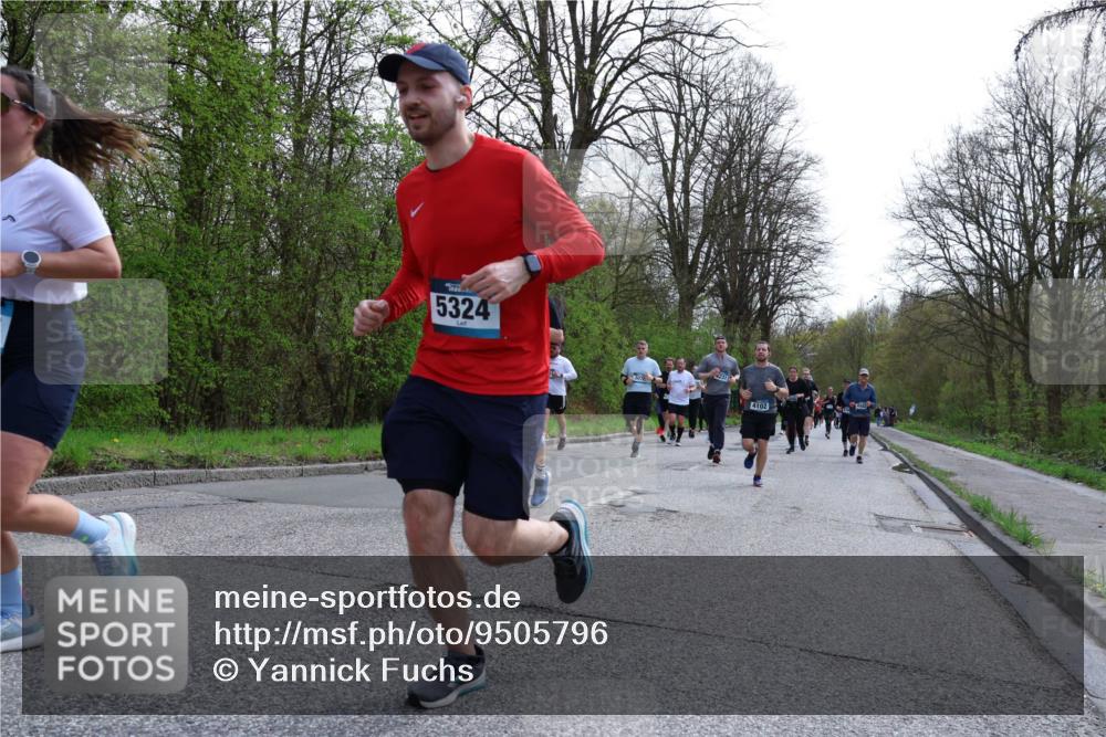 12.04.2026 - 45. Internationalen Wilhelmsburger Insellauf Yannick Fuchs http://msf.ph/oto/9505796 12.04.2026 12:58:20 Laufen 5324, 4102 meine-sportfotos.de