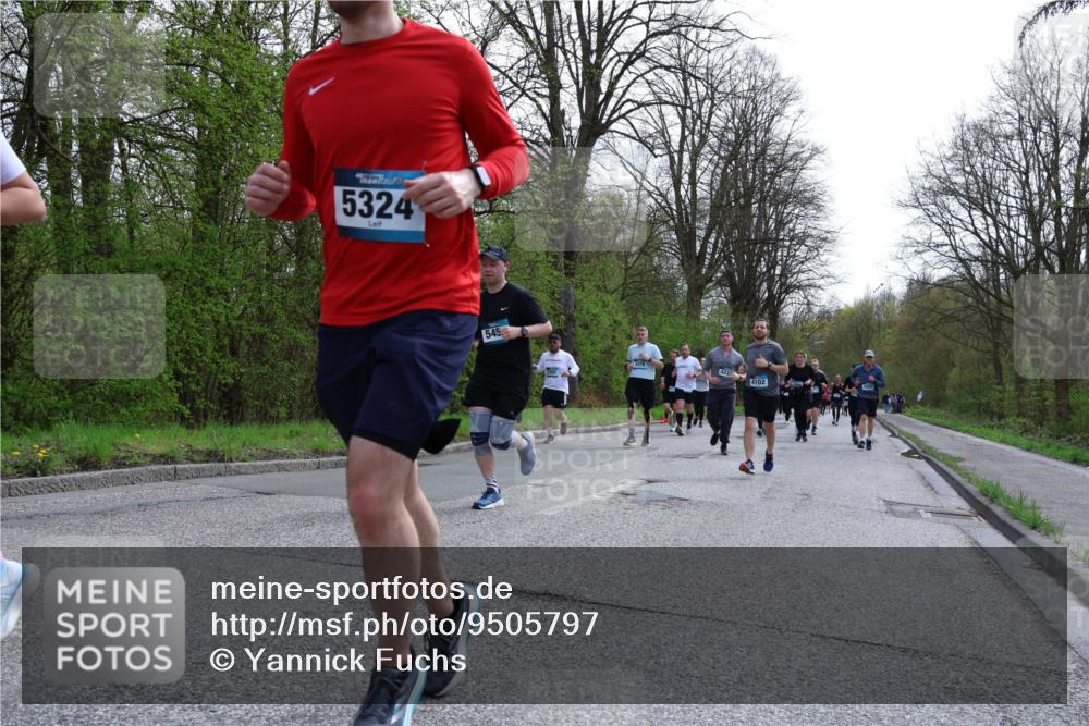 12.04.2026 - 45. Internationalen Wilhelmsburger Insellauf Yannick Fuchs http://msf.ph/oto/9505797 12.04.2026 12:58:20 Laufen 5324, 545, 4230, 4102 meine-sportfotos.de