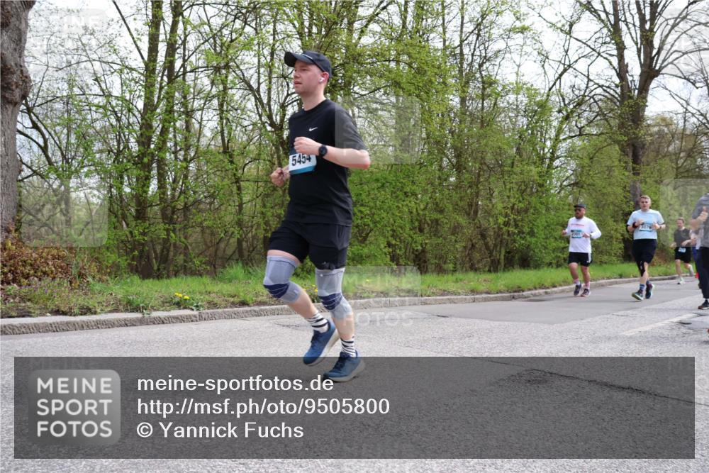 12.04.2026 - 45. Internationalen Wilhelmsburger Insellauf Yannick Fuchs http://msf.ph/oto/9505800 12.04.2026 12:58:21 Laufen 5454, 2001 meine-sportfotos.de