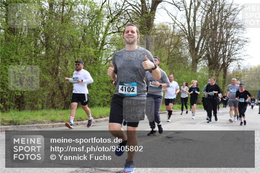 12.04.2026 - 45. Internationalen Wilhelmsburger Insellauf Yannick Fuchs http://msf.ph/oto/9505802 12.04.2026 12:58:22 Laufen 2001, 4102, 3056, 1866, 5760 meine-sportfotos.de
