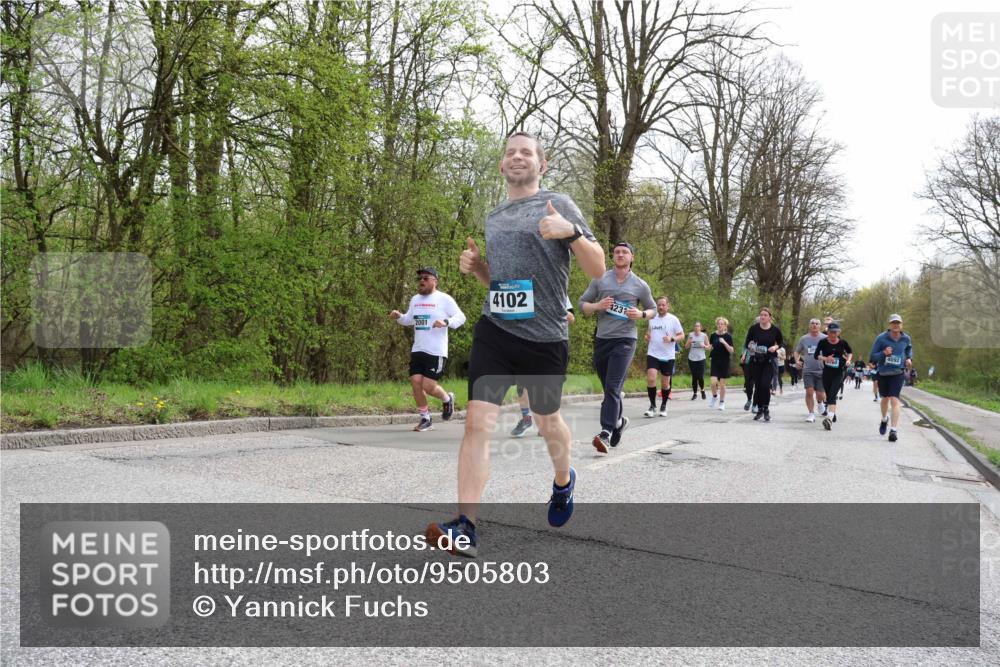 12.04.2026 - 45. Internationalen Wilhelmsburger Insellauf Yannick Fuchs http://msf.ph/oto/9505803 12.04.2026 12:58:22 Laufen 2001, 4102, 123, 4092 meine-sportfotos.de