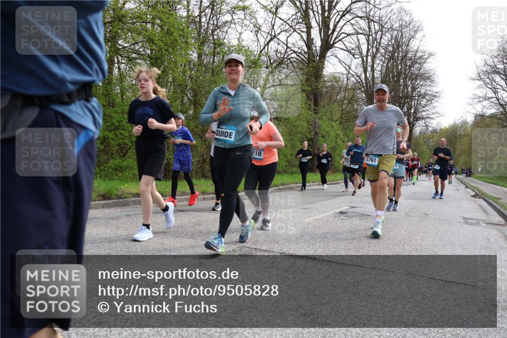 12.04.2026 - 45. Internationalen Wilhelmsburger Insellauf Yannick Fuchs http://msf.ph/oto/9505828 12.04.2026 12:58:27 Laufen 5761, 210 meine-sportfotos.de