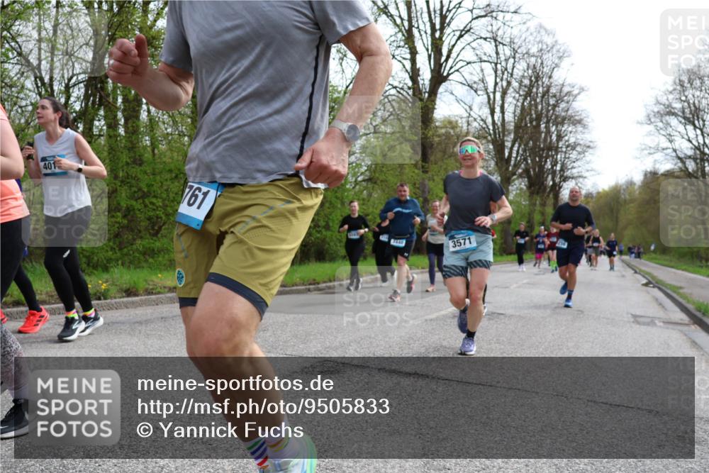 12.04.2026 - 45. Internationalen Wilhelmsburger Insellauf Yannick Fuchs http://msf.ph/oto/9505833 12.04.2026 12:58:28 Laufen 401, 761, 1440, 3571 meine-sportfotos.de