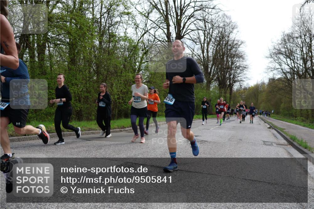 12.04.2026 - 45. Internationalen Wilhelmsburger Insellauf Yannick Fuchs http://msf.ph/oto/9505841 12.04.2026 12:58:30 Laufen 440, 5148, 4091, 256, 3247 meine-sportfotos.de
