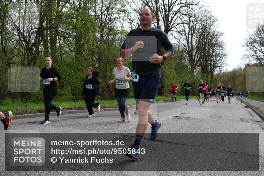 12.04.2026 - 45. Internationalen Wilhelmsburger Insellauf Yannick Fuchs http://msf.ph/oto/9505843 12.04.2026 12:58:31 Laufen 559, 5148, 4091, 256 meine-sportfotos.de