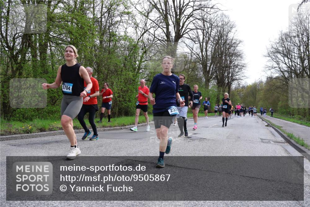12.04.2026 - 45. Internationalen Wilhelmsburger Insellauf Yannick Fuchs http://msf.ph/oto/9505867 12.04.2026 12:58:36 Laufen 5704, 52, 231, 3948, 3948, 4798 meine-sportfotos.de