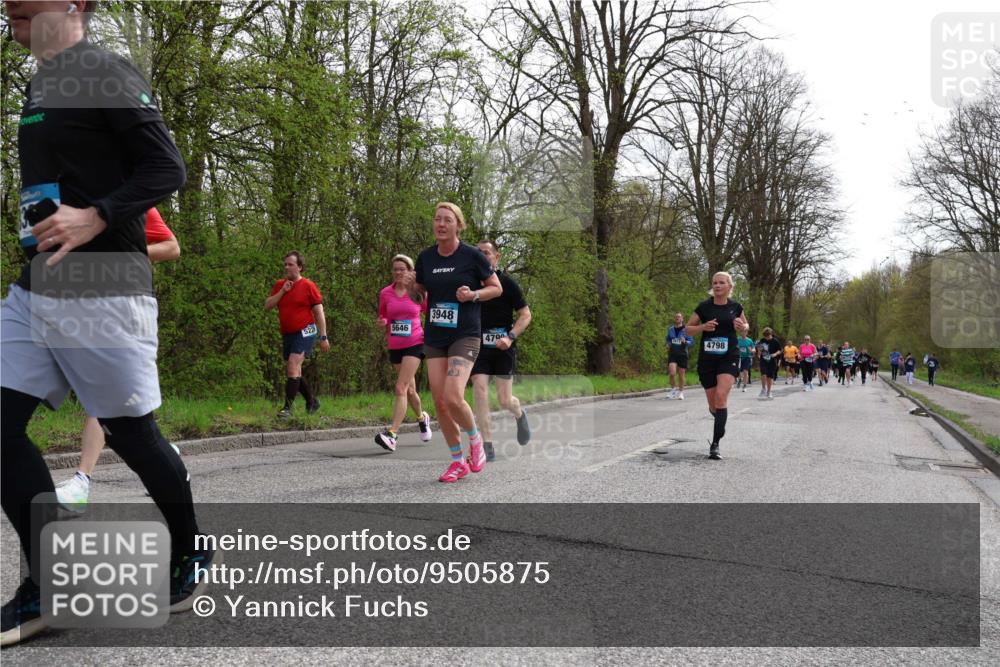 12.04.2026 - 45. Internationalen Wilhelmsburger Insellauf Yannick Fuchs http://msf.ph/oto/9505875 12.04.2026 12:58:38 Laufen 522, 5646, 3948, 4, 4790, 4798 meine-sportfotos.de