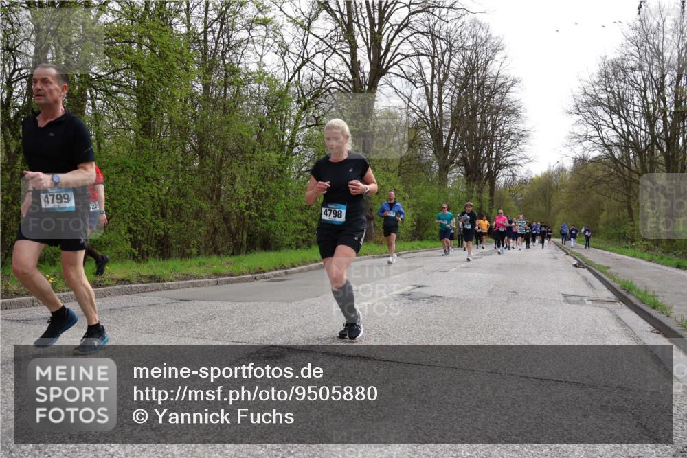 12.04.2026 - 45. Internationalen Wilhelmsburger Insellauf Yannick Fuchs http://msf.ph/oto/9505880 12.04.2026 12:58:40 Laufen 4799, 4798 meine-sportfotos.de
