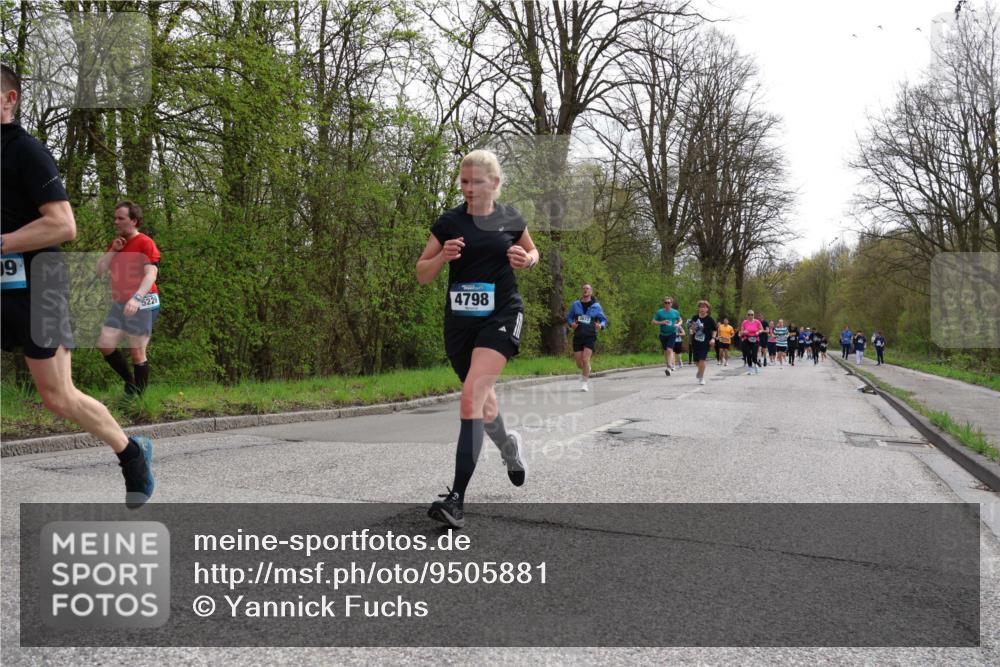 12.04.2026 - 45. Internationalen Wilhelmsburger Insellauf Yannick Fuchs http://msf.ph/oto/9505881 12.04.2026 12:58:40 Laufen 09, 5226, 4798 meine-sportfotos.de