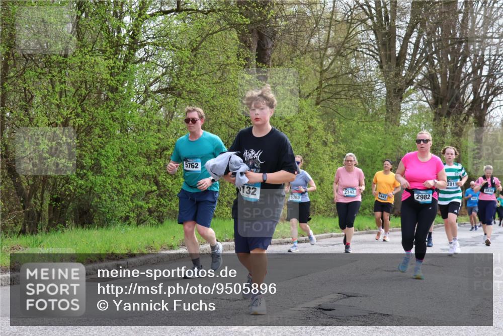 12.04.2026 - 45. Internationalen Wilhelmsburger Insellauf Yannick Fuchs http://msf.ph/oto/9505896 12.04.2026 12:58:43 Laufen 5762, 132, 5305, 2742, 5443, 2982, 2011, 5830 meine-sportfotos.de