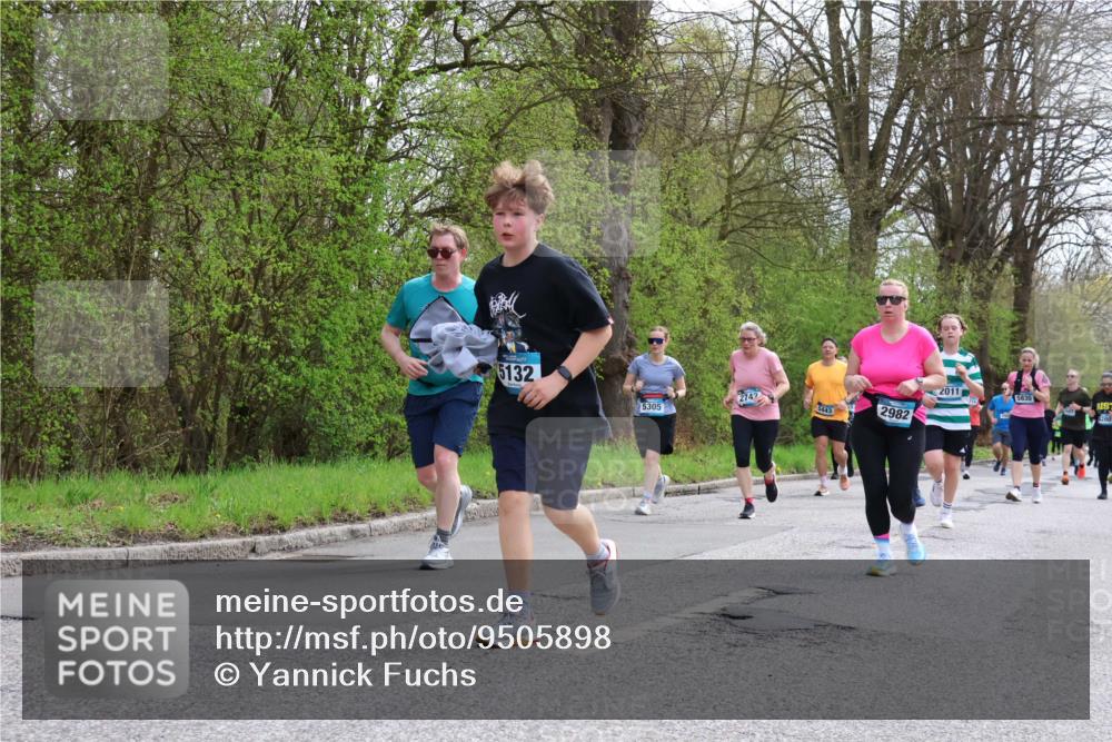 12.04.2026 - 45. Internationalen Wilhelmsburger Insellauf Yannick Fuchs http://msf.ph/oto/9505898 12.04.2026 12:58:44 Laufen 5132, 5305, 2742, 443, 2982, 2011 meine-sportfotos.de