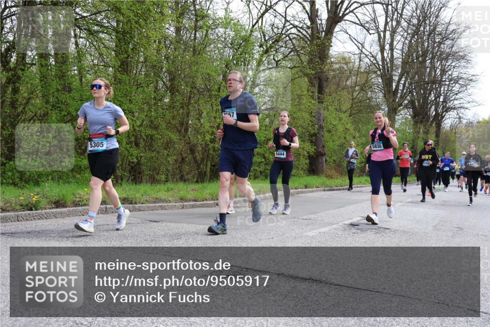 12.04.2026 - 45. Internationalen Wilhelmsburger Insellauf Yannick Fuchs http://msf.ph/oto/9505917 12.04.2026 12:58:48 Laufen 5305, 557, 5830, 5444, 4286 meine-sportfotos.de