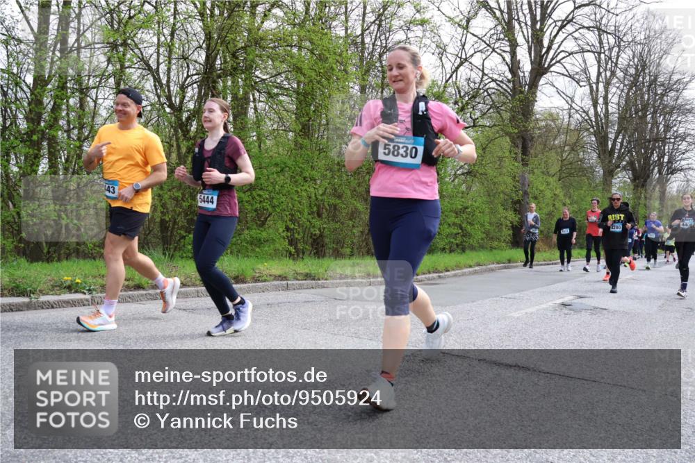 12.04.2026 - 45. Internationalen Wilhelmsburger Insellauf Yannick Fuchs http://msf.ph/oto/9505924 12.04.2026 12:58:50 Laufen 443, 5444, 5830, 4280, 4408, 4437 meine-sportfotos.de