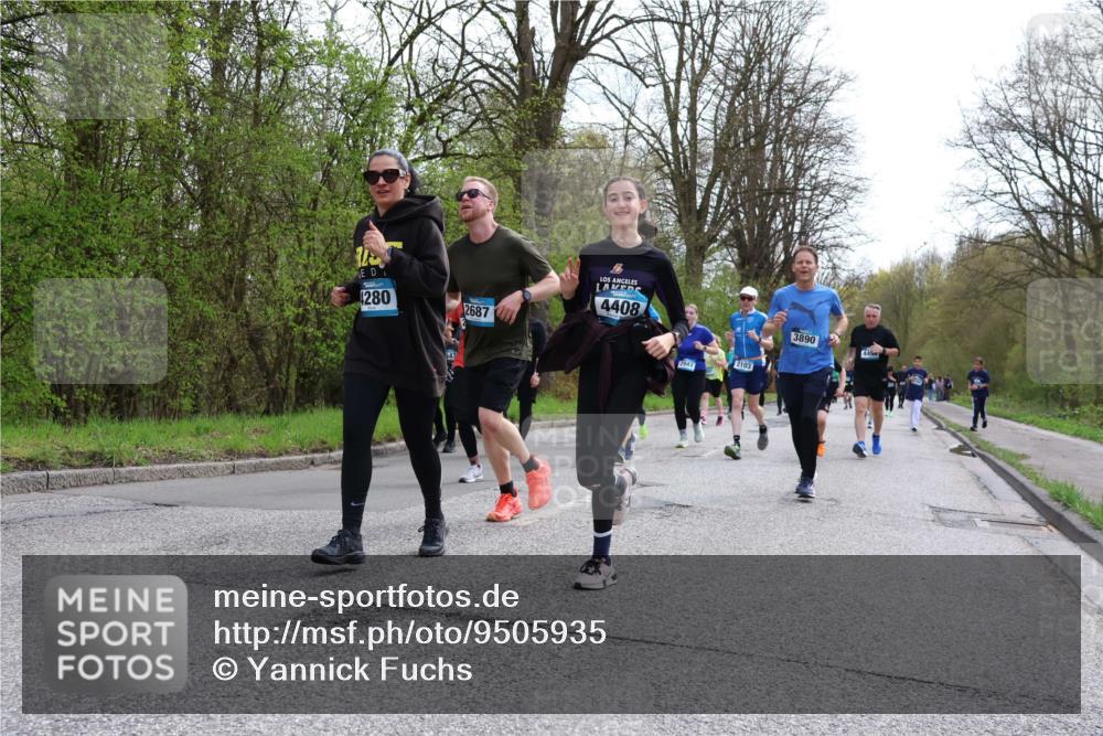 12.04.2026 - 45. Internationalen Wilhelmsburger Insellauf Yannick Fuchs http://msf.ph/oto/9505935 12.04.2026 12:58:52 Laufen 280, 2687, 4408, 2103, 3890, 44 meine-sportfotos.de