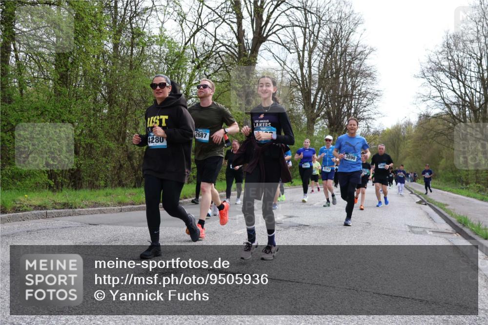 12.04.2026 - 45. Internationalen Wilhelmsburger Insellauf Yannick Fuchs http://msf.ph/oto/9505936 12.04.2026 12:58:52 Laufen 4280, 2687, 2943, 2103, 3890 meine-sportfotos.de