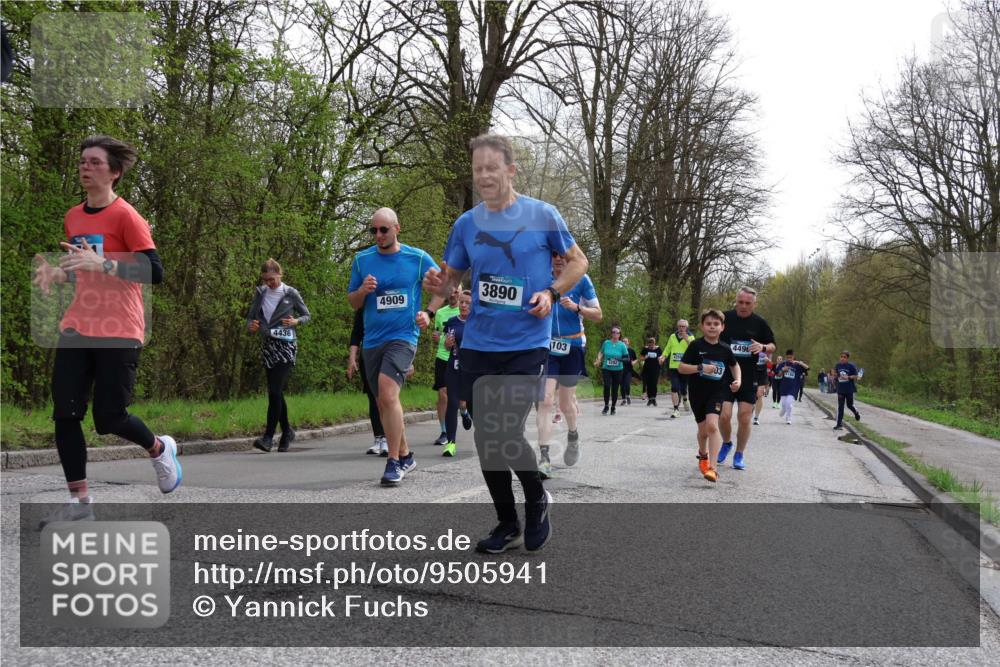 12.04.2026 - 45. Internationalen Wilhelmsburger Insellauf Yannick Fuchs http://msf.ph/oto/9505941 12.04.2026 12:58:54 Laufen 4436, 4909, 3890, 103, 03, 4496 meine-sportfotos.de