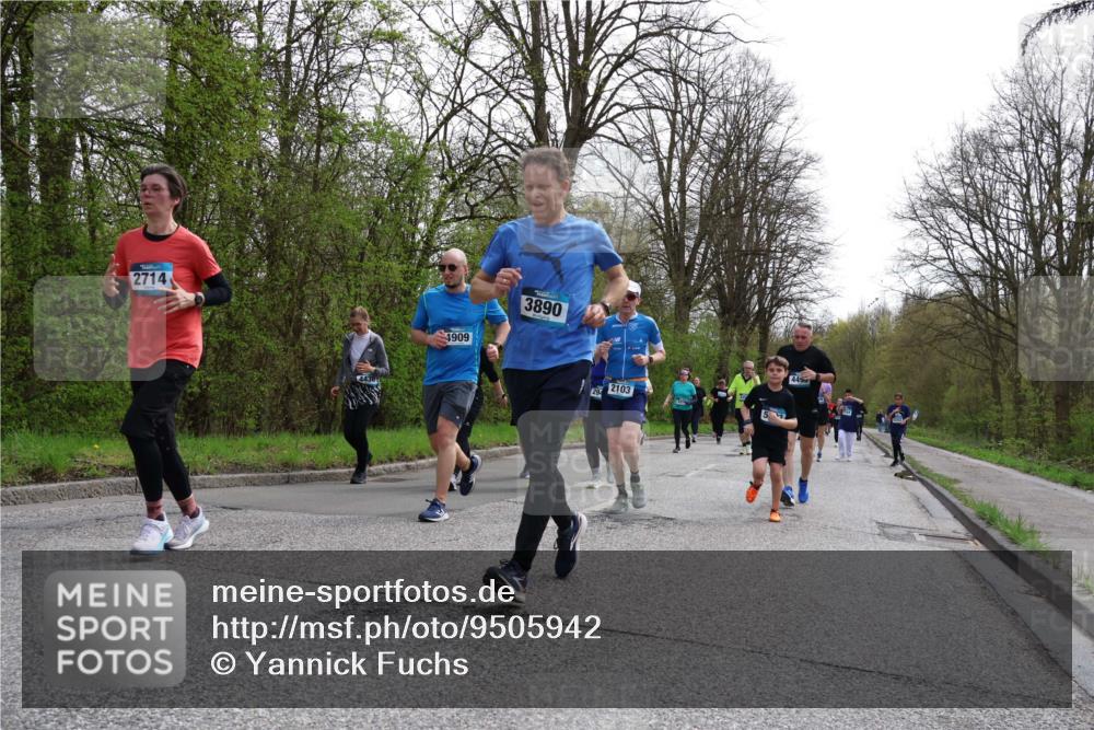 12.04.2026 - 45. Internationalen Wilhelmsburger Insellauf Yannick Fuchs http://msf.ph/oto/9505942 12.04.2026 12:58:54 Laufen 2714, 4909, 3890, 294, 2103, 449 meine-sportfotos.de