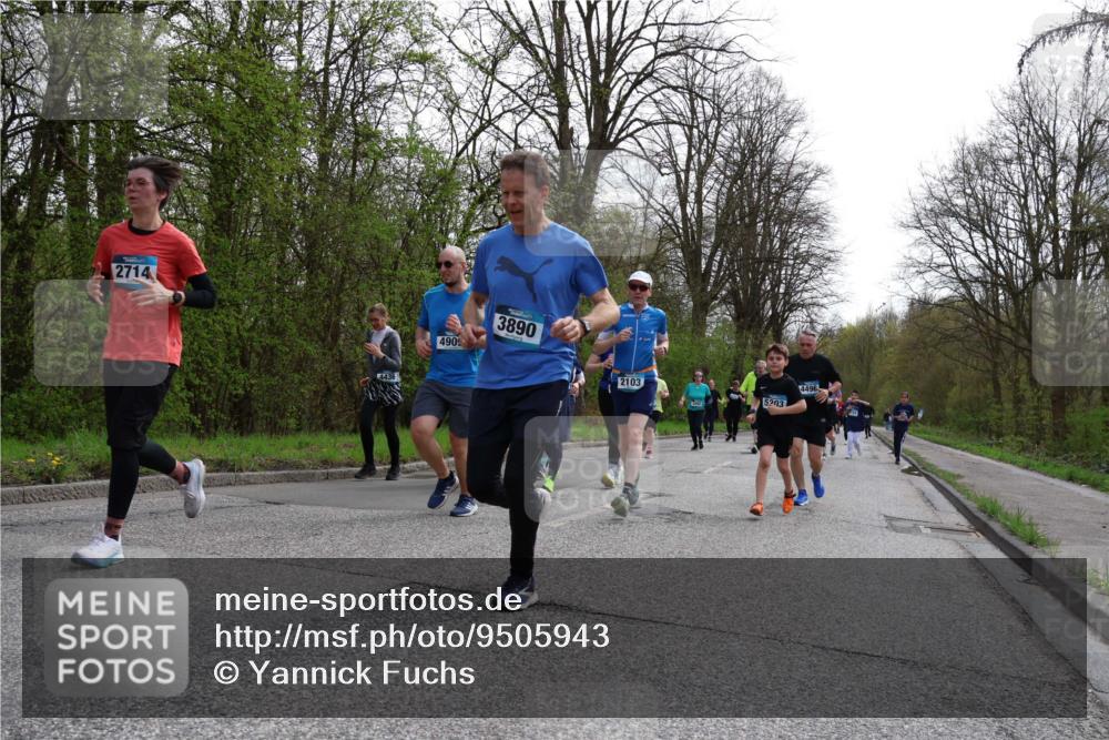 12.04.2026 - 45. Internationalen Wilhelmsburger Insellauf Yannick Fuchs http://msf.ph/oto/9505943 12.04.2026 12:58:54 Laufen 2714, 4909, 3890, 2103, 4496, 5203 meine-sportfotos.de