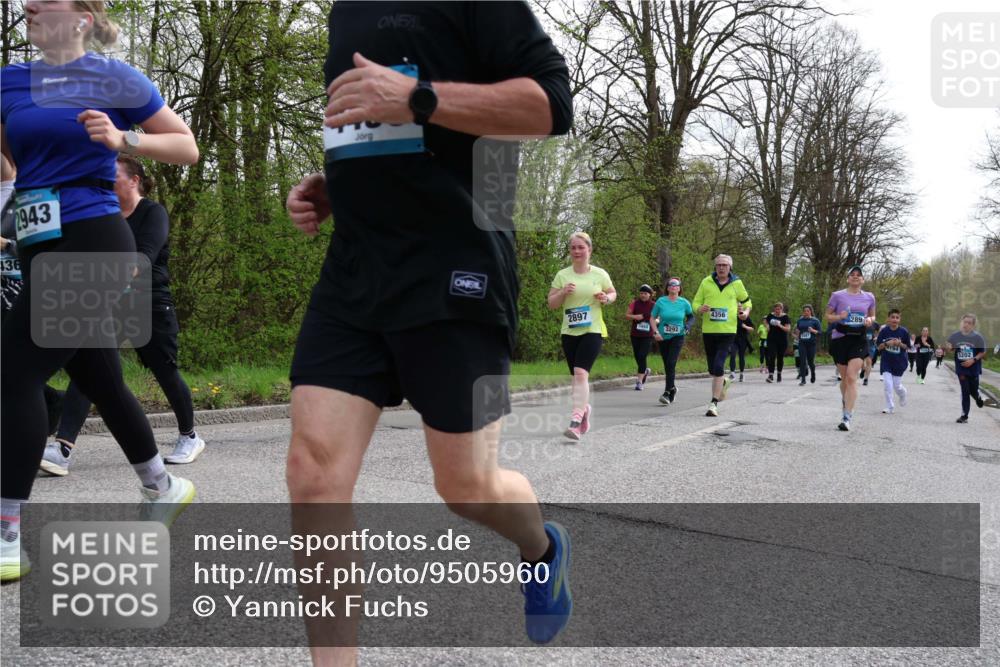 12.04.2026 - 45. Internationalen Wilhelmsburger Insellauf Yannick Fuchs http://msf.ph/oto/9505960 12.04.2026 12:58:57 Laufen 136, 943, 2897, 3292, 4356, 289, 5202 meine-sportfotos.de