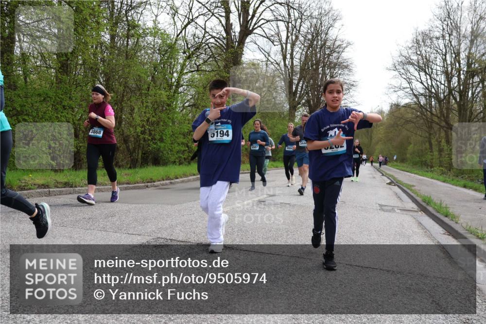 12.04.2026 - 45. Internationalen Wilhelmsburger Insellauf Yannick Fuchs http://msf.ph/oto/9505974 12.04.2026 12:59:00 Laufen 3868, 5194, 5587, 300, 344, 1245 meine-sportfotos.de