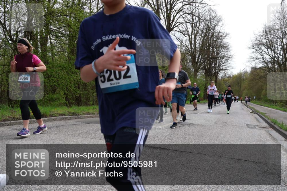 12.04.2026 - 45. Internationalen Wilhelmsburger Insellauf Yannick Fuchs http://msf.ph/oto/9505981 12.04.2026 12:59:01 Laufen 3868, 5202, 4416 meine-sportfotos.de