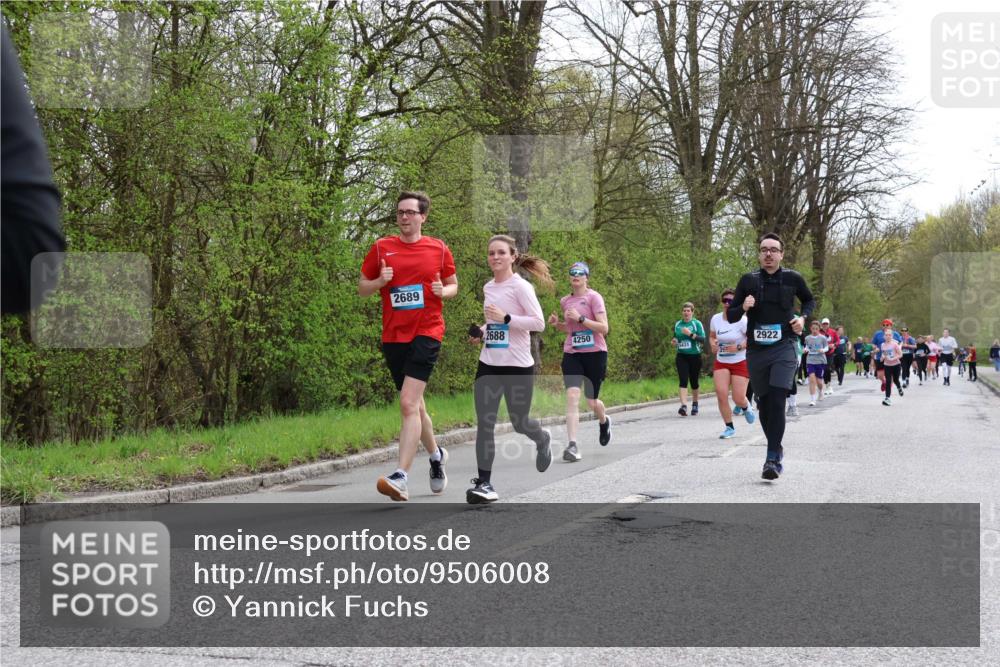 12.04.2026 - 45. Internationalen Wilhelmsburger Insellauf Yannick Fuchs http://msf.ph/oto/9506008 12.04.2026 12:59:07 Laufen 2689, 2688, 4250, 5431, 2922 meine-sportfotos.de