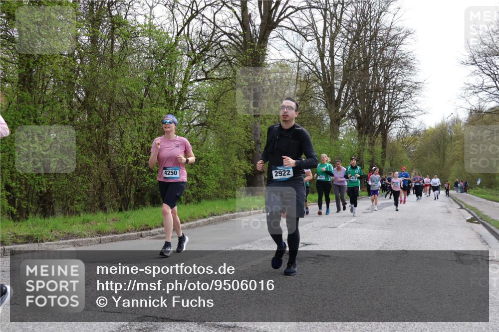 12.04.2026 - 45. Internationalen Wilhelmsburger Insellauf Yannick Fuchs http://msf.ph/oto/9506016 12.04.2026 12:59:09 Laufen 4250, 2922, 5426, 5069, 5078 meine-sportfotos.de