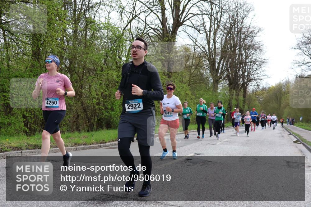 12.04.2026 - 45. Internationalen Wilhelmsburger Insellauf Yannick Fuchs http://msf.ph/oto/9506019 12.04.2026 12:59:09 Laufen 4250, 2922, 3919, 5425, 5426, 5431 meine-sportfotos.de