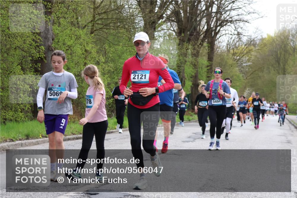 12.04.2026 - 45. Internationalen Wilhelmsburger Insellauf Yannick Fuchs http://msf.ph/oto/9506047 12.04.2026 12:59:15 Laufen 5069, 78, 5216, 2121, 5494, 927, 2926 meine-sportfotos.de