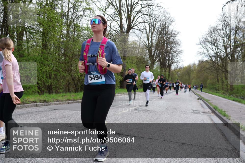 12.04.2026 - 45. Internationalen Wilhelmsburger Insellauf Yannick Fuchs http://msf.ph/oto/9506064 12.04.2026 12:59:20 Laufen 5494, 2926, 927 meine-sportfotos.de