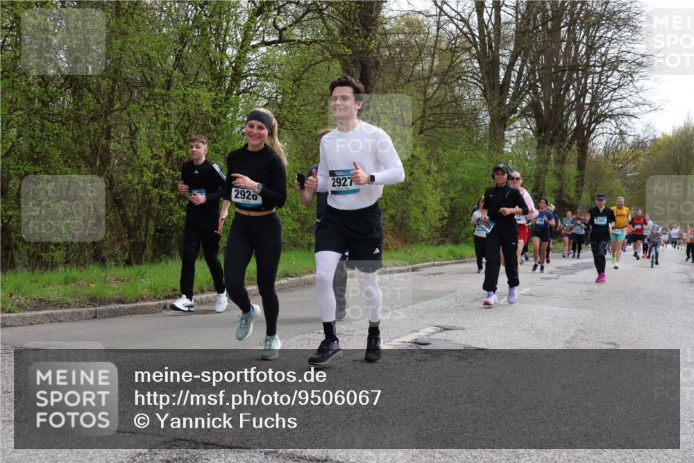 12.04.2026 - 45. Internationalen Wilhelmsburger Insellauf Yannick Fuchs http://msf.ph/oto/9506067 12.04.2026 12:59:21 Laufen 2926, 2927, 2129, 3101 meine-sportfotos.de