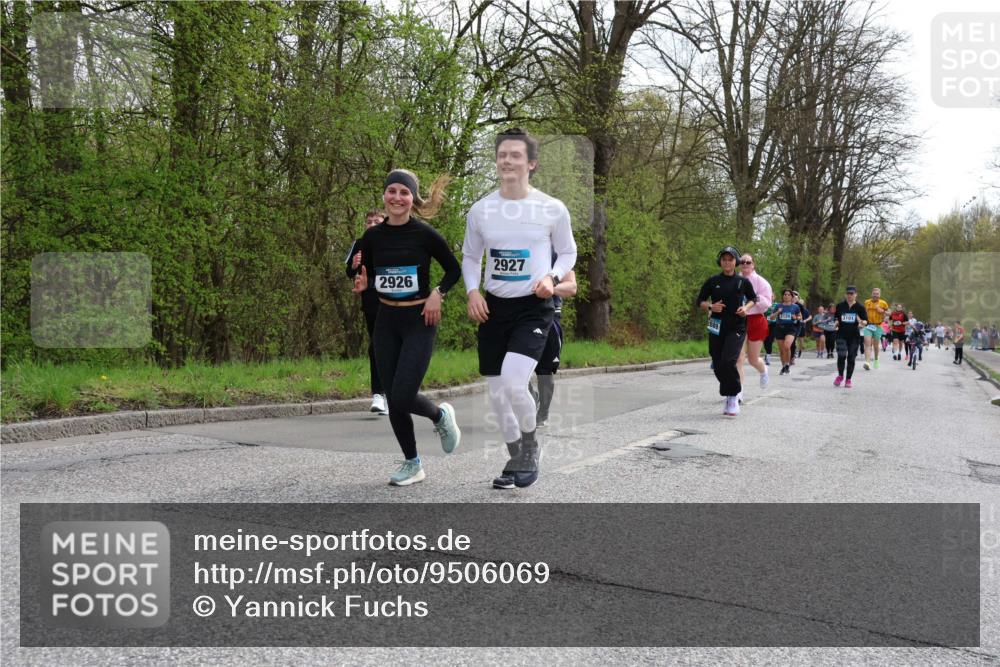 12.04.2026 - 45. Internationalen Wilhelmsburger Insellauf Yannick Fuchs http://msf.ph/oto/9506069 12.04.2026 12:59:21 Laufen 2926, 2927, 3101 meine-sportfotos.de