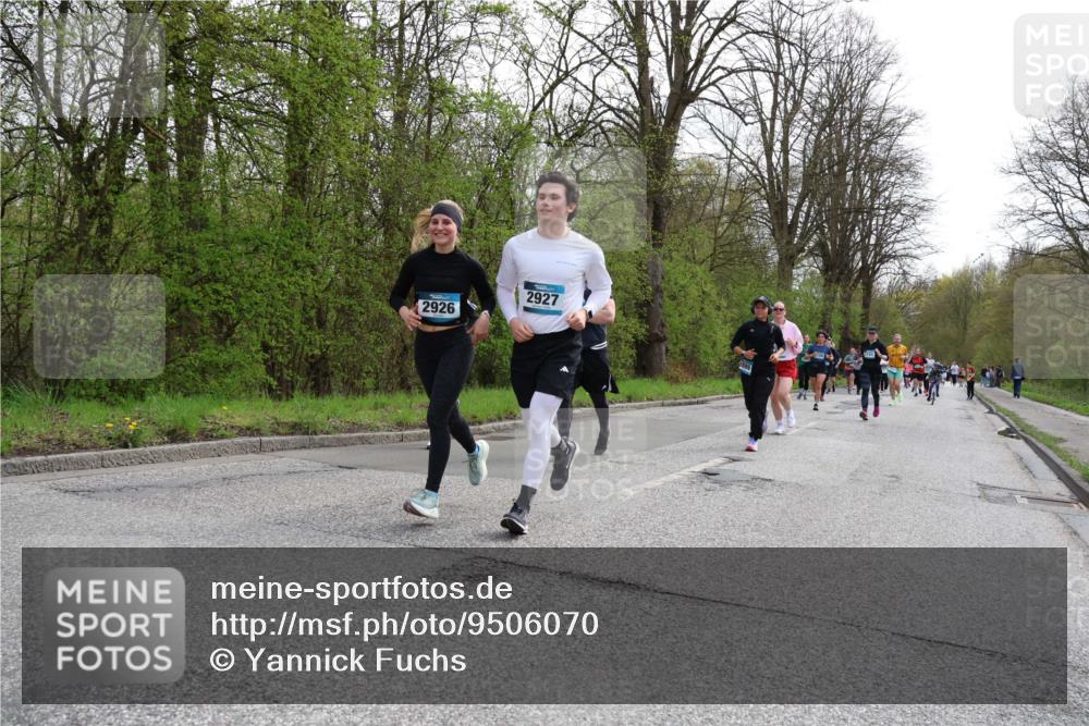 12.04.2026 - 45. Internationalen Wilhelmsburger Insellauf Yannick Fuchs http://msf.ph/oto/9506070 12.04.2026 12:59:21 Laufen 2926, 2927 meine-sportfotos.de