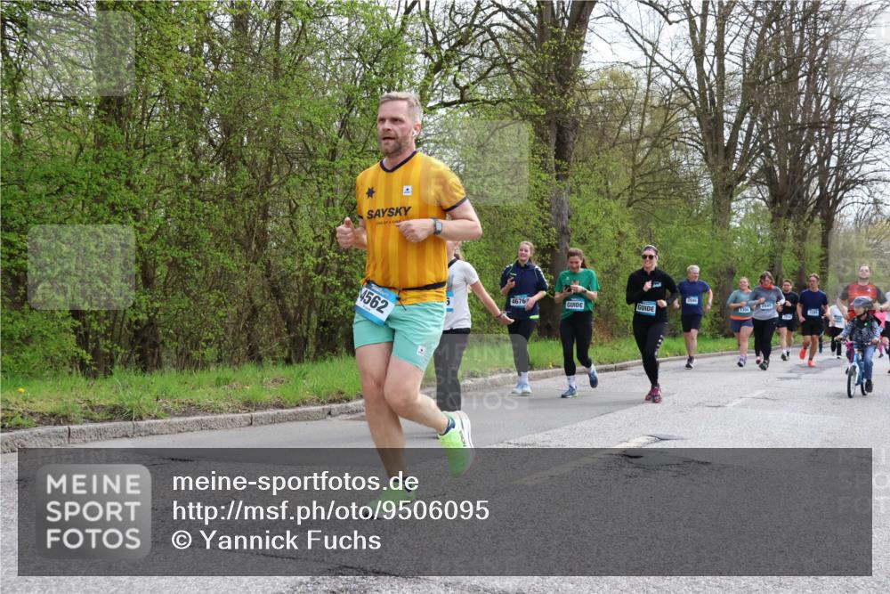12.04.2026 - 45. Internationalen Wilhelmsburger Insellauf Yannick Fuchs http://msf.ph/oto/9506095 12.04.2026 12:59:27 Laufen 4562, 4, 4676, 2046, 2045, 5306 meine-sportfotos.de