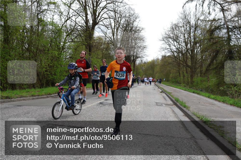 12.04.2026 - 45. Internationalen Wilhelmsburger Insellauf Yannick Fuchs http://msf.ph/oto/9506113 12.04.2026 12:59:32 Laufen 324, 32, 5220 meine-sportfotos.de