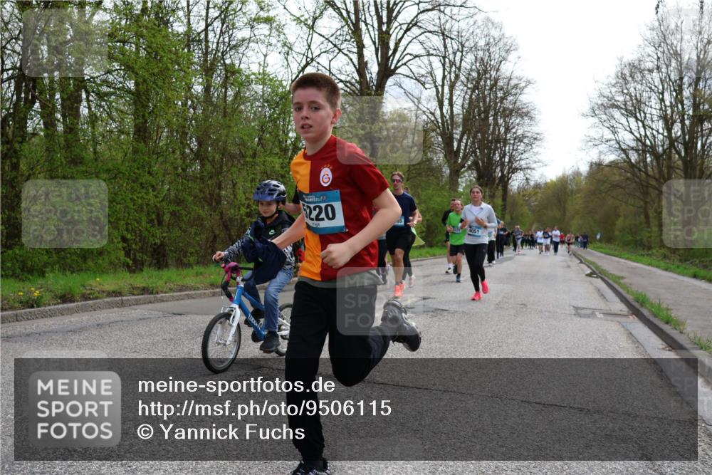 12.04.2026 - 45. Internationalen Wilhelmsburger Insellauf Yannick Fuchs http://msf.ph/oto/9506115 12.04.2026 12:59:32 Laufen 220, 24051 meine-sportfotos.de