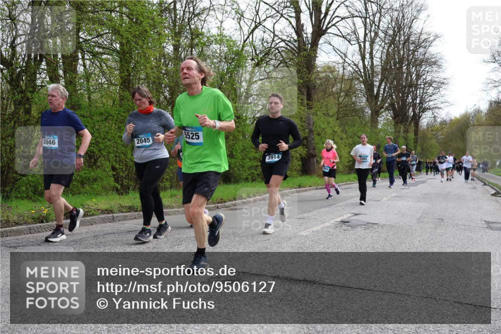 12.04.2026 - 45. Internationalen Wilhelmsburger Insellauf Yannick Fuchs http://msf.ph/oto/9506127 12.04.2026 12:59:35 Laufen 2046, 2045, 5525, 3914, 5093 meine-sportfotos.de