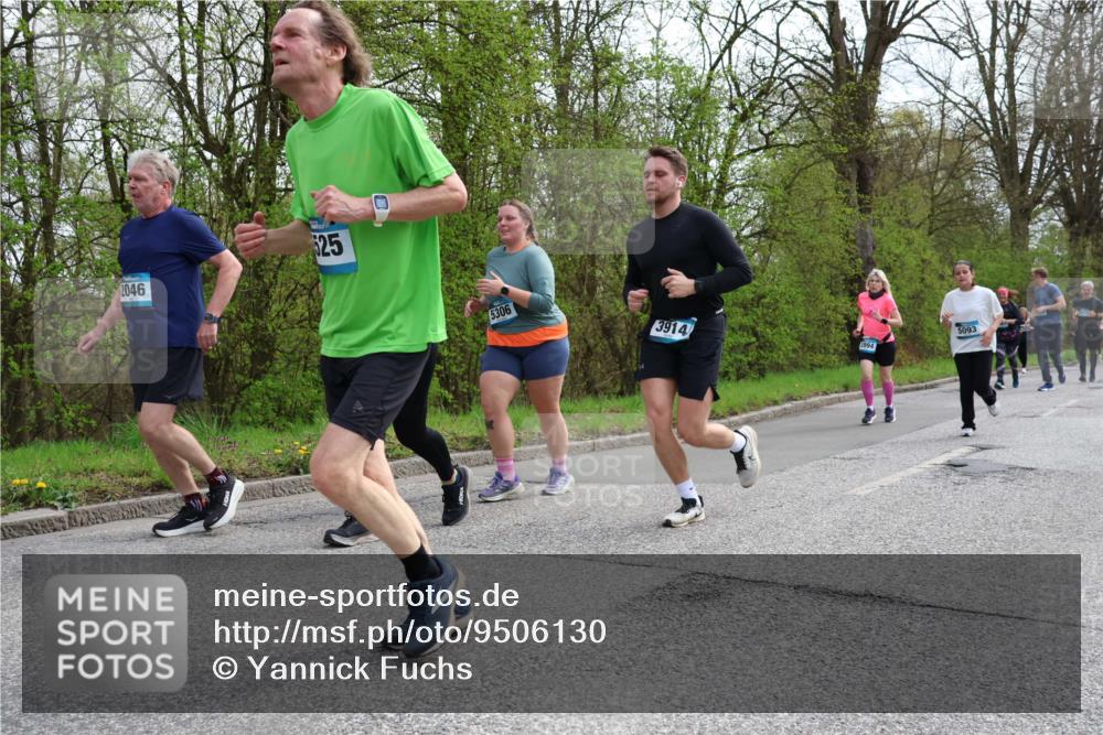 12.04.2026 - 45. Internationalen Wilhelmsburger Insellauf Yannick Fuchs http://msf.ph/oto/9506130 12.04.2026 12:59:36 Laufen 2046, 25, 5306, 3914, 3994, 5093 meine-sportfotos.de