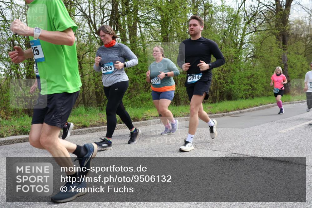 12.04.2026 - 45. Internationalen Wilhelmsburger Insellauf Yannick Fuchs http://msf.ph/oto/9506132 12.04.2026 12:59:36 Laufen 25, 20, 2045, 5306, 3914, 1994 meine-sportfotos.de