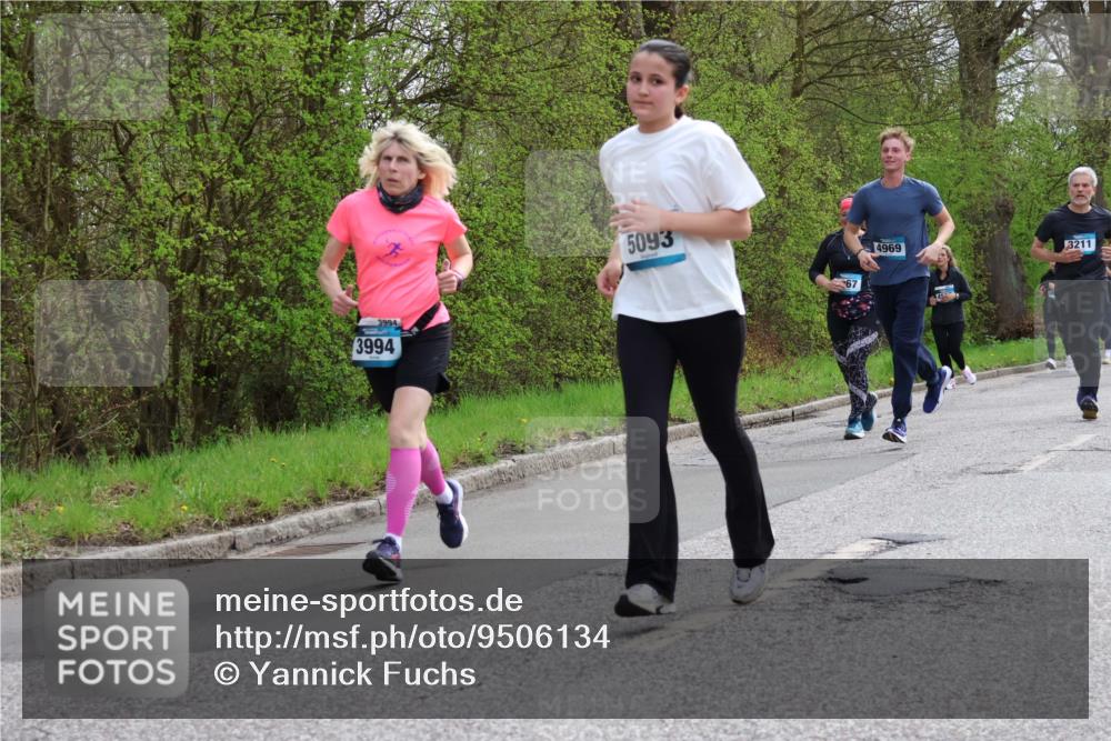 12.04.2026 - 45. Internationalen Wilhelmsburger Insellauf Yannick Fuchs http://msf.ph/oto/9506134 12.04.2026 12:59:37 Laufen 3994, 3994, 5093, 3211, 4969 meine-sportfotos.de