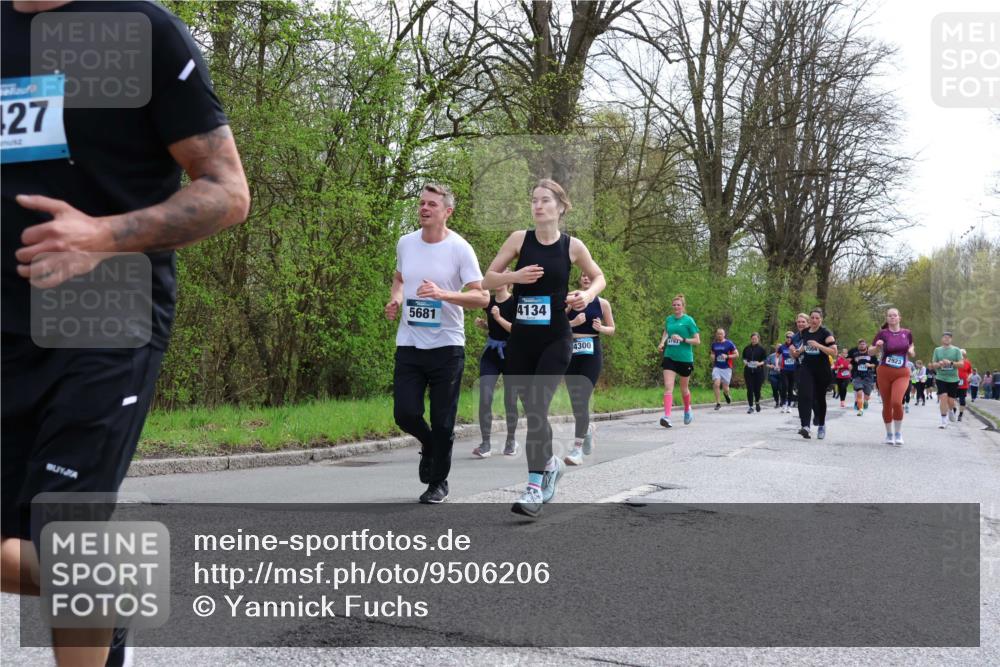 12.04.2026 - 45. Internationalen Wilhelmsburger Insellauf Yannick Fuchs http://msf.ph/oto/9506206 12.04.2026 12:59:53 Laufen 27, 5681, 4134, 4300, 2923 meine-sportfotos.de