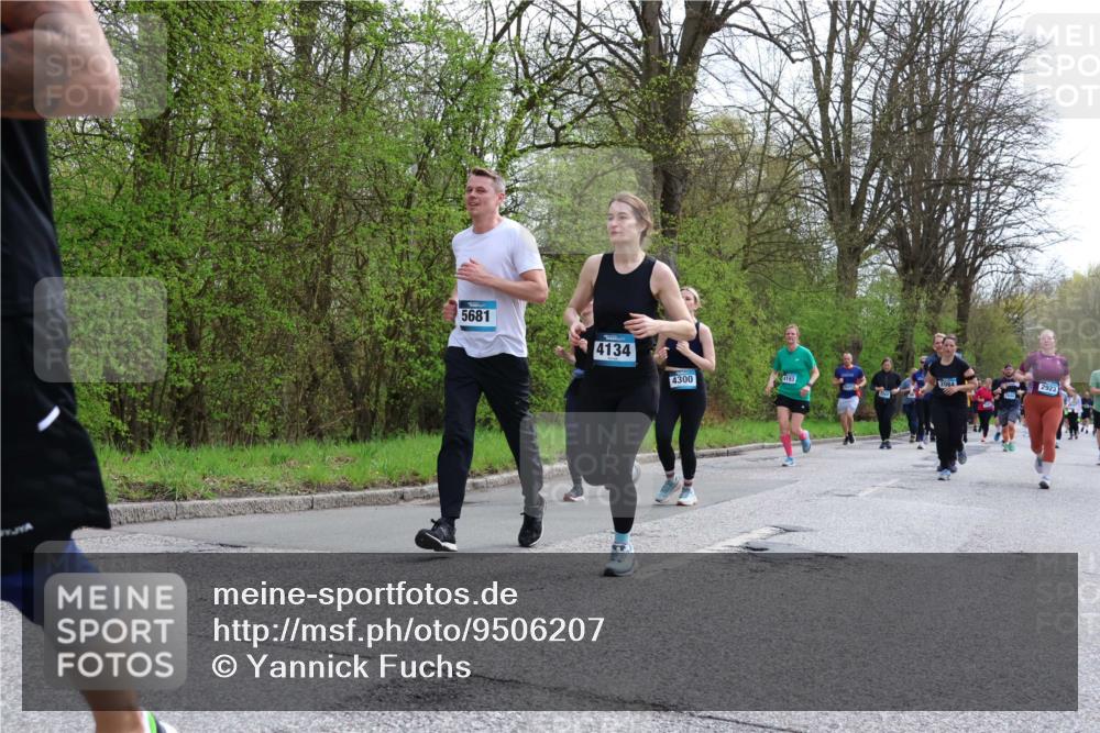 12.04.2026 - 45. Internationalen Wilhelmsburger Insellauf Yannick Fuchs http://msf.ph/oto/9506207 12.04.2026 12:59:53 Laufen 5681, 4134, 4300, 4193, 2084, 2923 meine-sportfotos.de
