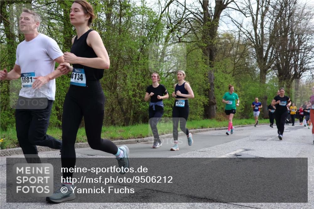 12.04.2026 - 45. Internationalen Wilhelmsburger Insellauf Yannick Fuchs http://msf.ph/oto/9506212 12.04.2026 12:59:54 Laufen 5681, 4134, 2084, 193, 4300 meine-sportfotos.de