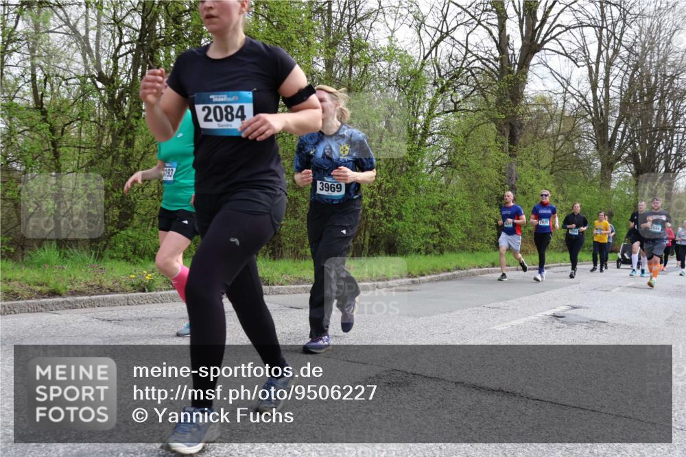 12.04.2026 - 45. Internationalen Wilhelmsburger Insellauf Yannick Fuchs http://msf.ph/oto/9506227 12.04.2026 12:59:58 Laufen 193, 2084, 3969, 2827, 2260, 2844 meine-sportfotos.de