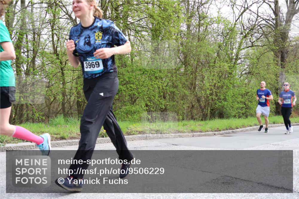 12.04.2026 - 45. Internationalen Wilhelmsburger Insellauf Yannick Fuchs http://msf.ph/oto/9506229 12.04.2026 12:59:58 Laufen 3969, 2827, 2825 meine-sportfotos.de
