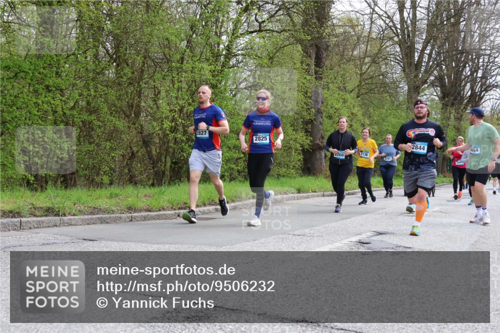 12.04.2026 - 45. Internationalen Wilhelmsburger Insellauf Yannick Fuchs http://msf.ph/oto/9506232 12.04.2026 12:59:59 Laufen 2827, 2825, 2260, 2136, 3791, 2844, 344, 3654 meine-sportfotos.de